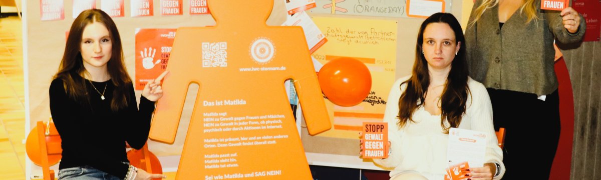 „Orange Day“ – Berufliche Schule engagiert sich gegen Gewalt an Frauen und Mädchen Berufsbildungszentrum Bad Oldesloe „Orange Day“ – Berufliche Schule engagiert sich gegen Gewalt an Frauen und Mädchen Berufsbildungszentrum Bad Oldesloe