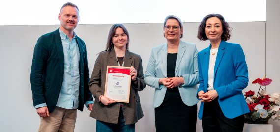Unsere Schule ist Verbraucherschule 2026 in Silber Bild zu Unsere Schule ist Verbraucherschule 2026 in Silber